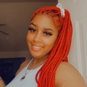 Meet your Posher, Carlinda